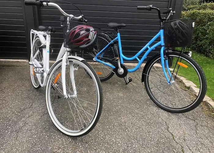 Dubbelrum Med Extrasaeng Pa Markplan I Lugnt Villaomrade