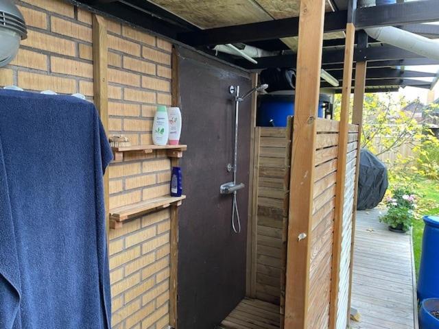 Dubbelrum Med Extrasaeng Pa Markplan I Lugnt Villaomrade Homestay *